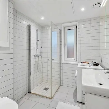 Апартаменты Modern In Right By The Waterfront And Center Тёнсберг